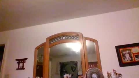 Snapshot of raidersman757 chatting on March 2026 09:56:02 PM hitman online show from March 2026 09:56:02 PM