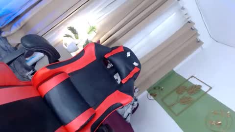 Snapshot of raileykink chatting on February 2025 03:43:02 AM itsmeRailey online show from February 2025 03:43:02 AM