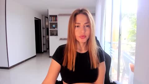 Jennyindependent model . online show from December 2025 05:32:01 PM