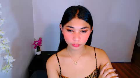 raindrizzle1706 online show from November 2025 07:07:01 AM