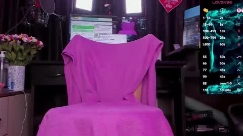 Laura online show from September 2025 02:39:02 AM