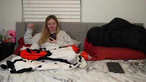 Snapshot of ramichick chatting on January 2025 01:31:02 AM Rami online show from January 2025 01:31:02 AM