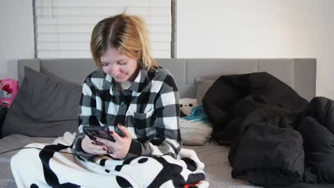 Snapshot of ramichick chatting on January 2025 01:44:01 AM Rami online show from January 2025 01:44:01 AM