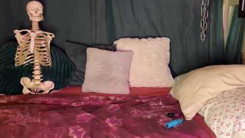    RAMONA Q   online show from December 2024 12:30:01 PM