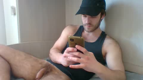 Snapshot of randomguy_42 chatting on April 2026 09:44:01 AM randomguy_42 online show from April 2026 09:44:01 AM