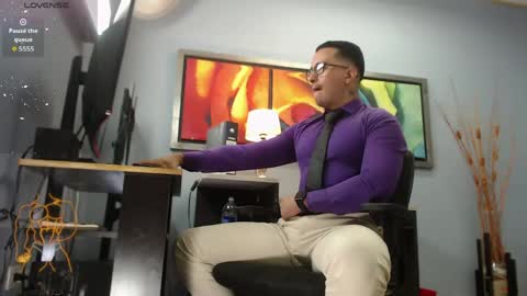 Snapshot of randylukehot chatting on March 2026 12:05:01 PM randylukehot online show from March 2026 12:05:01 PM