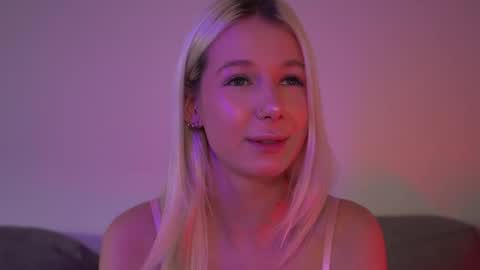 Snapshot of rany_thompson chatting on April 2026 02:33:01 PM Rany Thompson online show from April 2026 02:33:01 PM