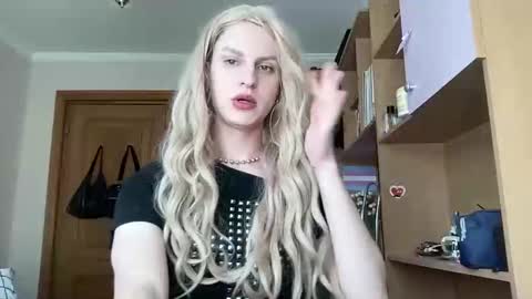 Snapshot of ranya_may chatting on April 2026 11:24:02 AM Ranya online show from April 2026 11:24:02 AM