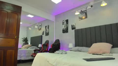 Raphael Nyon online show from March 2026 03:41:02 AM