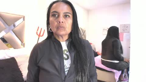 Raquel Moore  online show from March 2026 12:45:02 PM