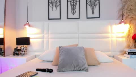 raquel Hyde online show from April 2026 08:50:01 PM