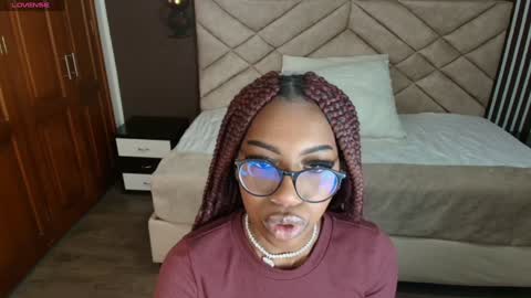 Raquel online show from January 2025 11:37:02 AM