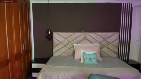 Raquel online show from February 2025 11:39:02 AM