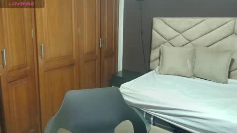 Raquel online show from October 2025 11:50:02 AM