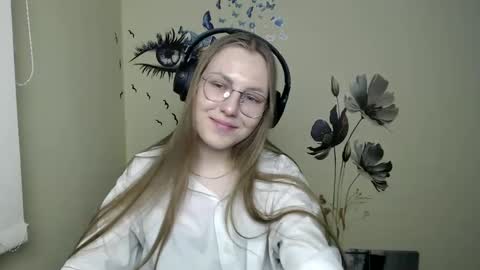 raspberry0101 online show from December 2024 07:45:02 PM