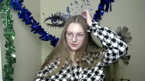 raspberry0101 online show from February 2025 05:40:01 PM