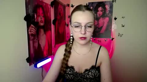 raspberry0101 online show from October 2025 07:03:02 PM