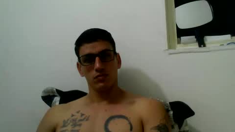 Snapshot of raul240335 chatting on October 2025 08:19:01 PM Raul online show from October 2025 08:19:01 PM