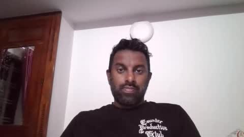 raul2k2 online show from November 2025 02:06:01 PM