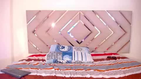 RAVEN FOXTER online show from December 2025 07:53:02 PM