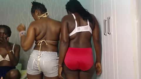 Snapshot of raven_luxe chatting on November 2025 03:23:01 AM Raven online show from November 2025 03:23:01 AM