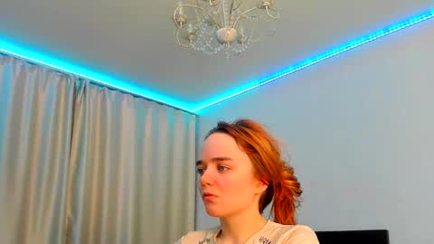 Snapshot of raven_radiantt chatting on December 2025 07:01:02 AM Janet online show from December 2025 07:01:02 AM