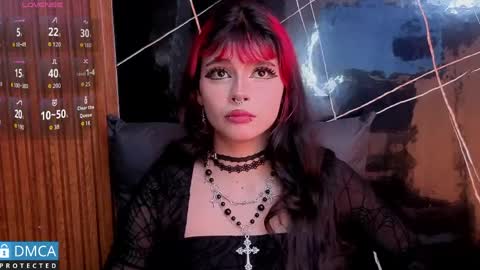 Snapshot of raven_rox_ chatting on April 2026 06:57:01 PM raven_rox_ online show from April 2026 06:57:01 PM