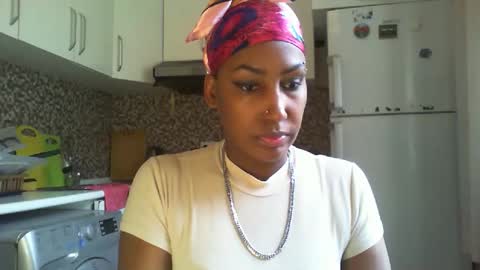 Snapshot of ravenbby chatting on April 2026 07:47:02 AM ravenbby online show from April 2026 07:47:02 AM