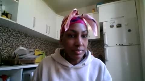 Snapshot of ravenbby chatting on April 2026 08:59:01 AM ravenbby online show from April 2026 08:59:01 AM