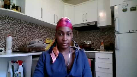 Snapshot of ravenbby chatting on April 2026 08:28:02 AM ravenbby online show from April 2026 08:28:02 AM