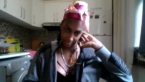 Snapshot of ravenbby chatting on April 2026 09:13:01 AM ravenbby online show from April 2026 09:13:01 AM