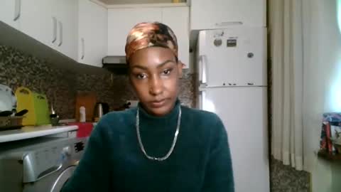 Snapshot of ravenbby chatting on April 2026 08:42:02 AM ravenbby online show from April 2026 08:42:02 AM