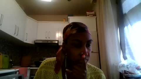 Snapshot of ravenbby chatting on April 2026 10:35:02 AM ravenbby online show from April 2026 10:35:02 AM