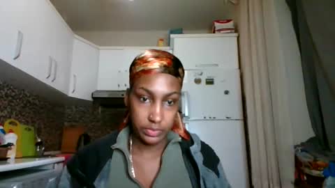 Snapshot of ravenbby chatting on April 2026 05:41:01 PM ravenbby online show from April 2026 05:41:01 PM