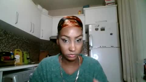 Snapshot of ravenbby chatting on May 2026 08:47:02 PM ravenbby online show from May 2026 08:47:02 PM