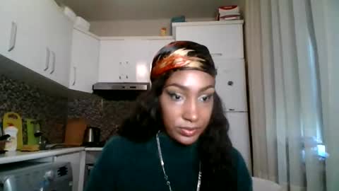Snapshot of ravenbby chatting on May 2026 07:36:01 AM ravenbby online show from May 2026 07:36:01 AM