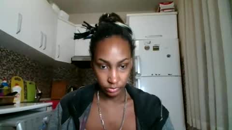 Snapshot of ravenbby chatting on May 2026 04:45:02 PM ravenbby online show from May 2026 04:45:02 PM