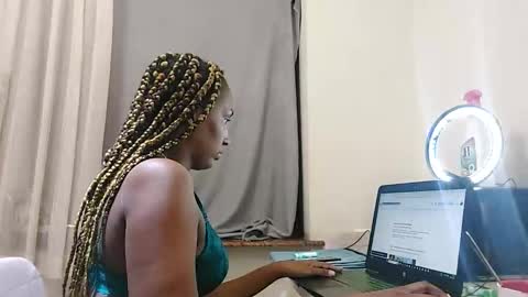 Snapshot of ravenbby chatting on May 2026 04:47:02 PM ravenbby online show from May 2026 04:47:02 PM