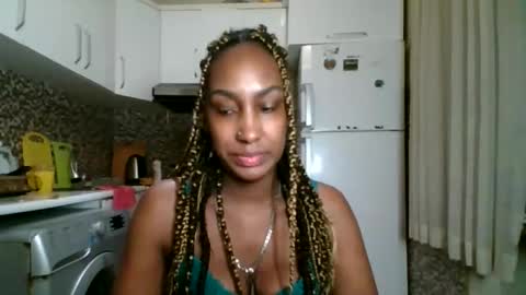 Snapshot of ravenbby chatting on May 2026 06:15:02 PM ravenbby online show from May 2026 06:15:02 PM