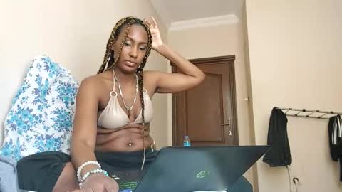 Snapshot of ravenbby chatting on May 2026 12:01:02 PM ravenbby online show from May 2026 12:01:02 PM