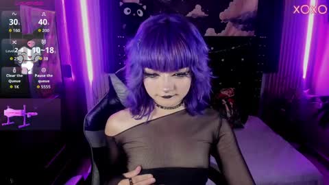 ravencollen online show from April 2026 08:02:02 PM