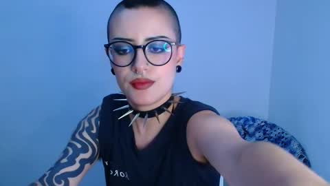 Snapshot of ravendarkness_ chatting on April 2026 12:54:02 AM ravendarkness_ online show from April 2026 12:54:02 AM