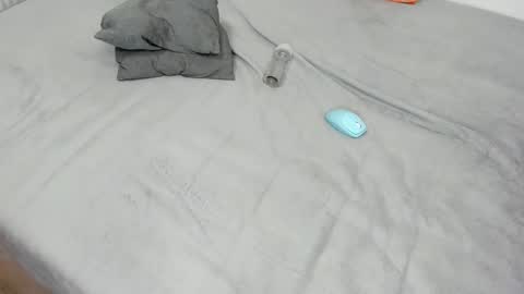 Raveneusbiter online show from February 2026 06:57:02 PM