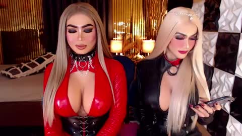 Snapshot of ravenmystiquex chatting on May 2026 07:02:02 AM ravenmystiquex online show from May 2026 07:02:02 AM