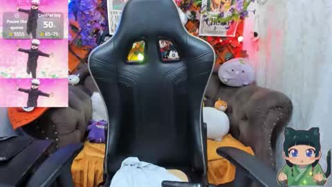 RavenN  online show from December 2025 11:28:01 AM