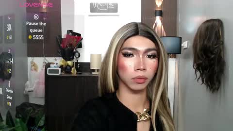 ravennaxx online show from February 2025 06:15:02 PM