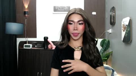 ravennaxx online show from February 2025 06:37:01 PM