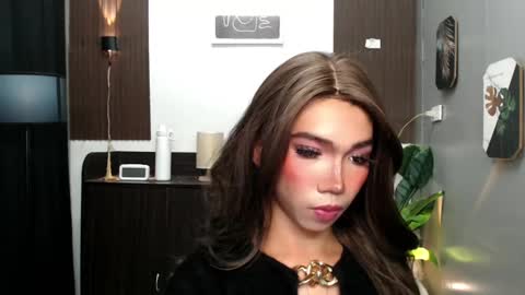 ravennaxx online show from February 2025 07:47:02 PM