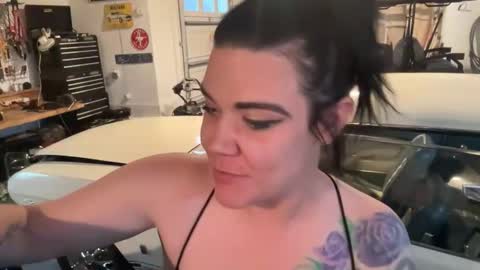Snapshot of ravenrayyy chatting on May 2026 10:10:02 AM Raven Ray online show from May 2026 10:10:02 AM
