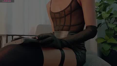 Snapshot of ravensinclair chatting on July 2026 02:06:02 AM Raven Sinclair online show from July 2026 02:06:02 AM